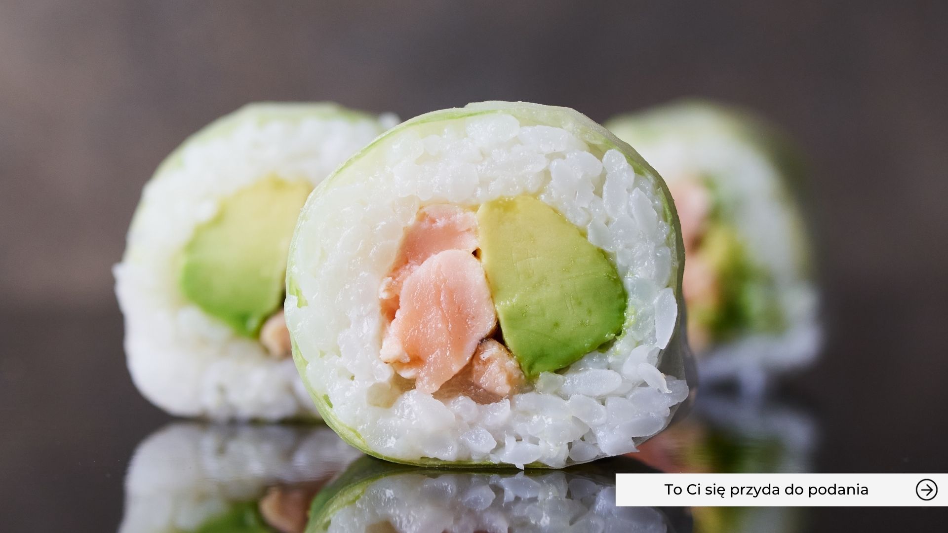 Sushi z awokado i łososiem